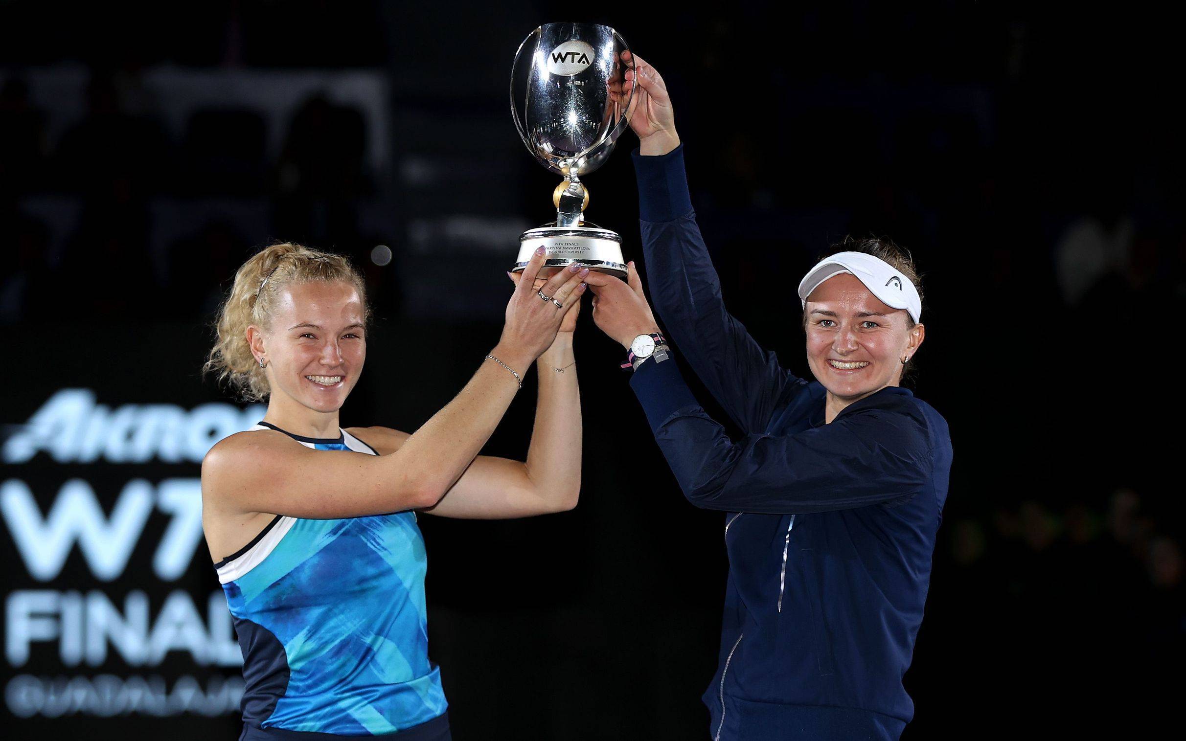 使其措手不 使其措手不